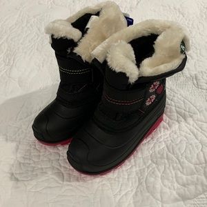 Kamik girls winter boots Size 9 NWT